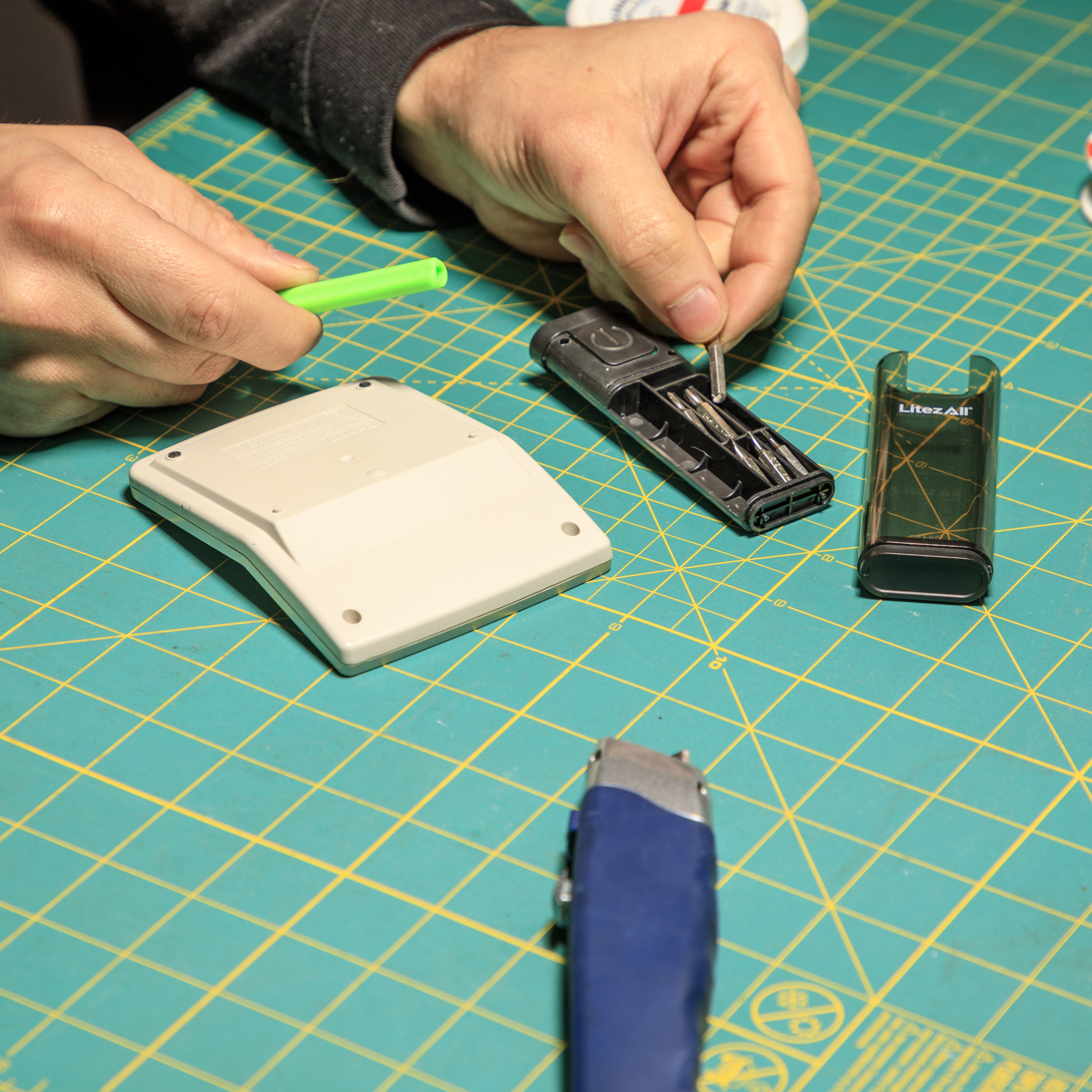 LitezAll® Compact Screwdriver Set with Integrated Flashlight - LitezAll - Work Lights - 4