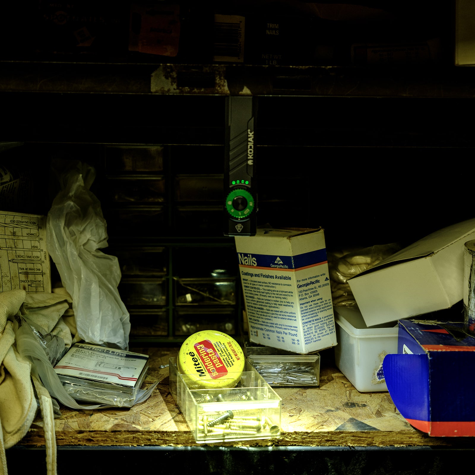 Kodiak® Krux Rechargeable Low Profile Flashlight with UV and Red Laser - LitezAll - Flashlights - 14