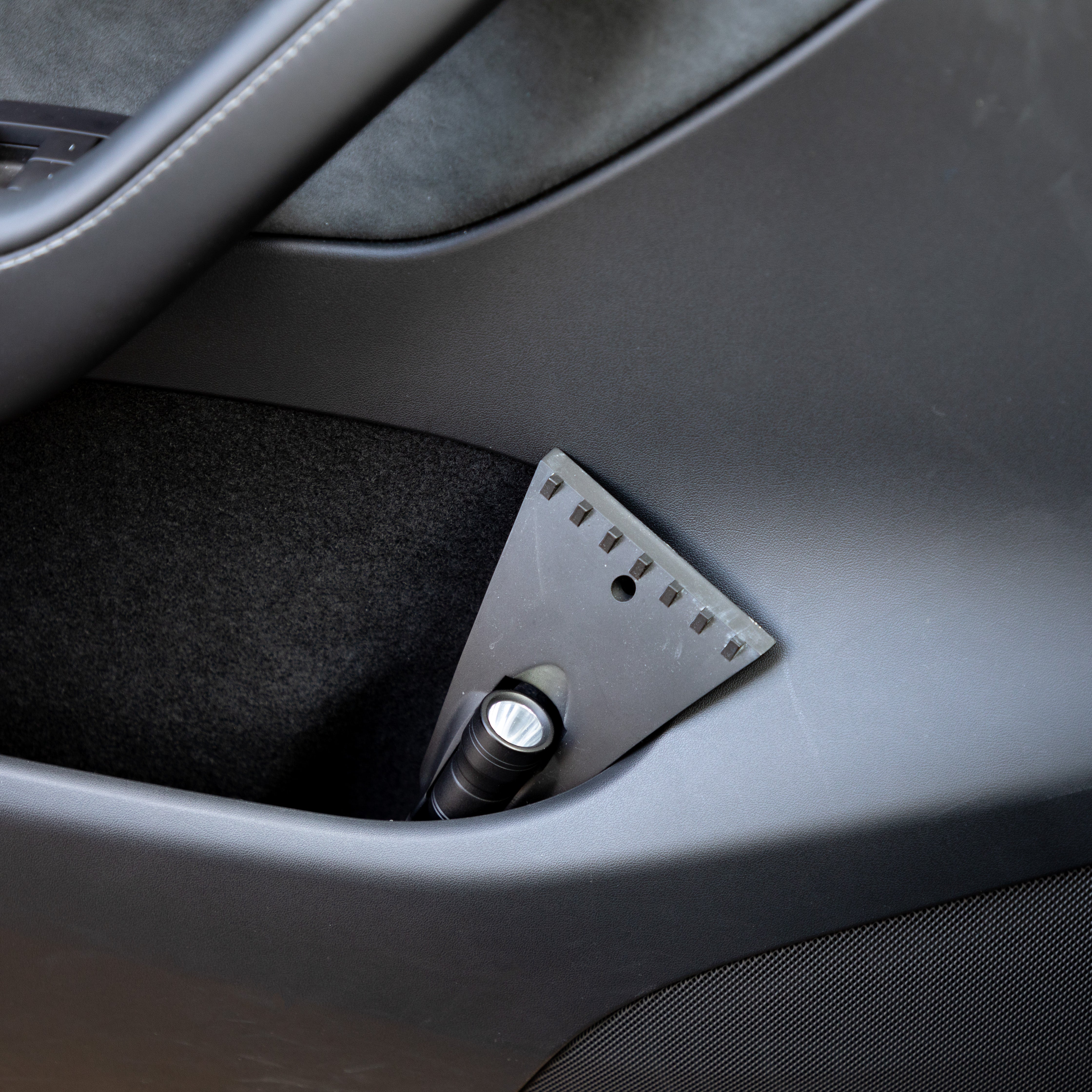 LitezAll® Icy Light Ice Scraper with Removable Utility Flashlight - LitezAll - 10