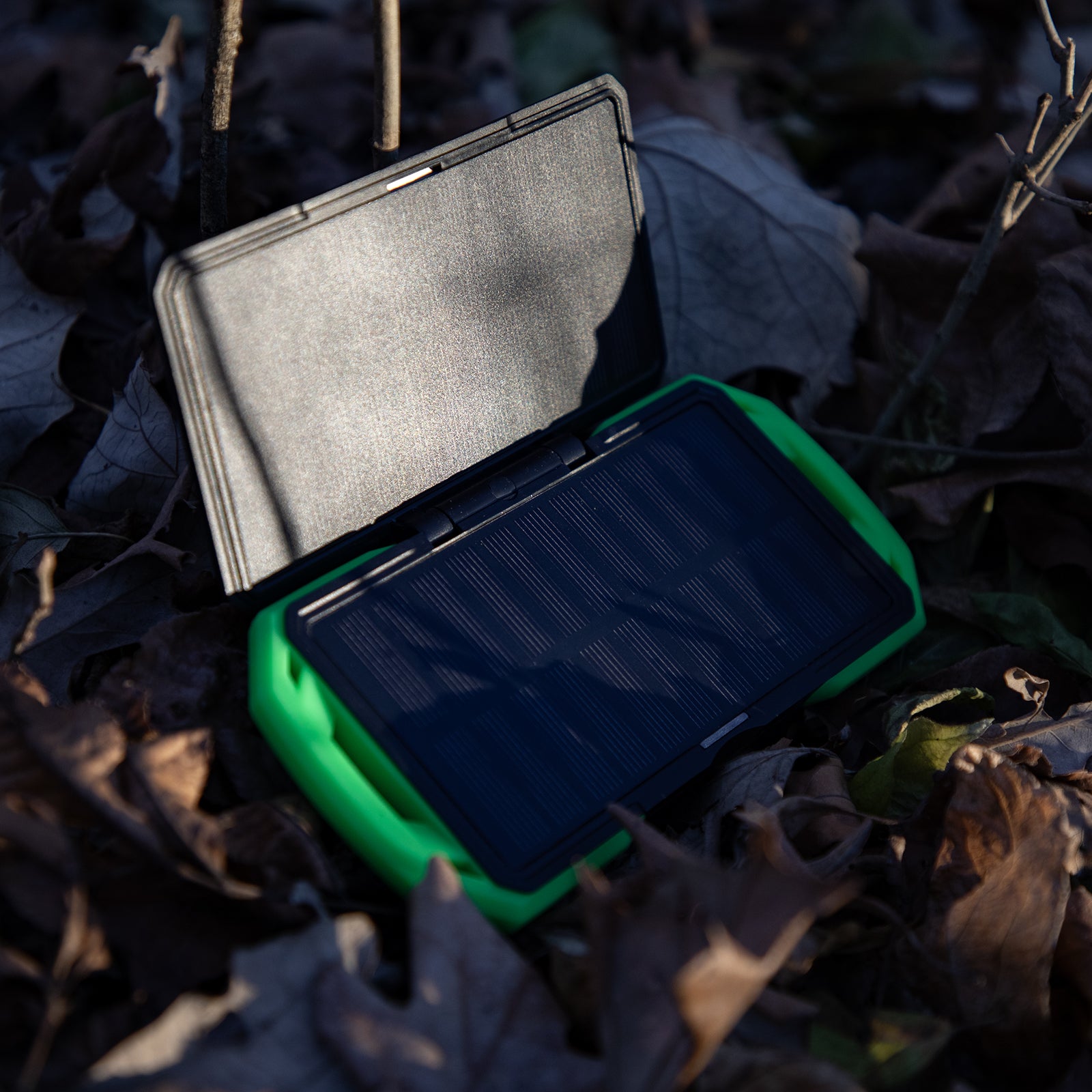 Kodiak® Klutch 10000 mAh Power Bank with USB or Solar Charging and 1000 Lumen Work Light - LitezAll - Work Lights - 12