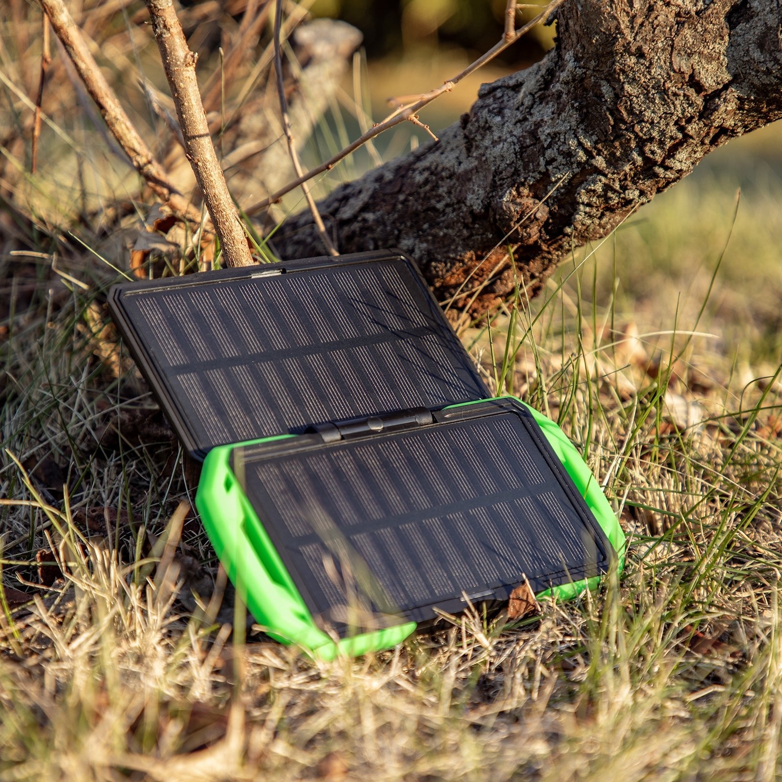 Kodiak® Klutch 10000 mAh Power Bank with USB or Solar Charging and 1000 Lumen Work Light - LitezAll - Work Lights - 4