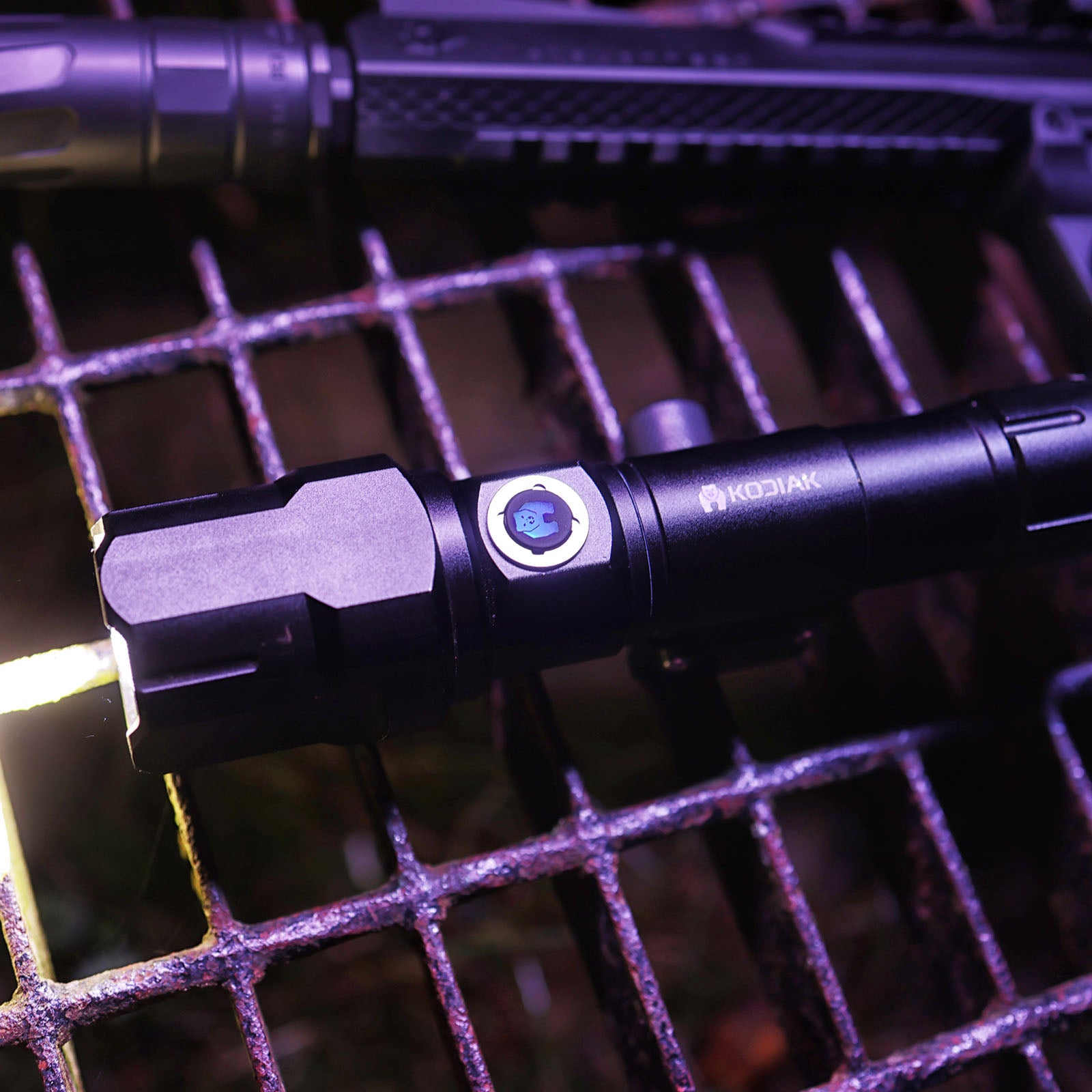 Kodiak® Krossfire® Rechargeable 1000 Lumen Tactical Flashlight