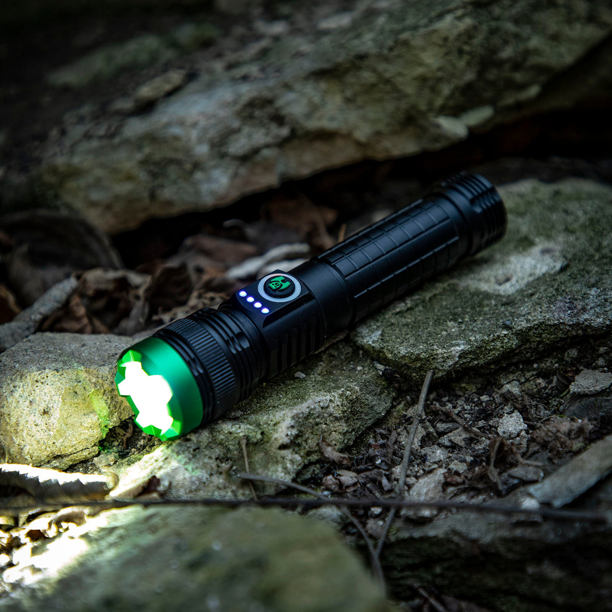 Flashlight Click&go Kodiak 2000 Lumen Rechargeable Tactical Flashlight with Magnetic ...