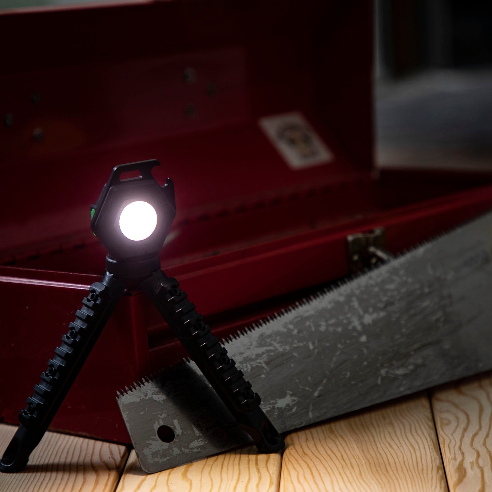 ルソイル LitezAll Compact Work Light with Tripod - LitezAll