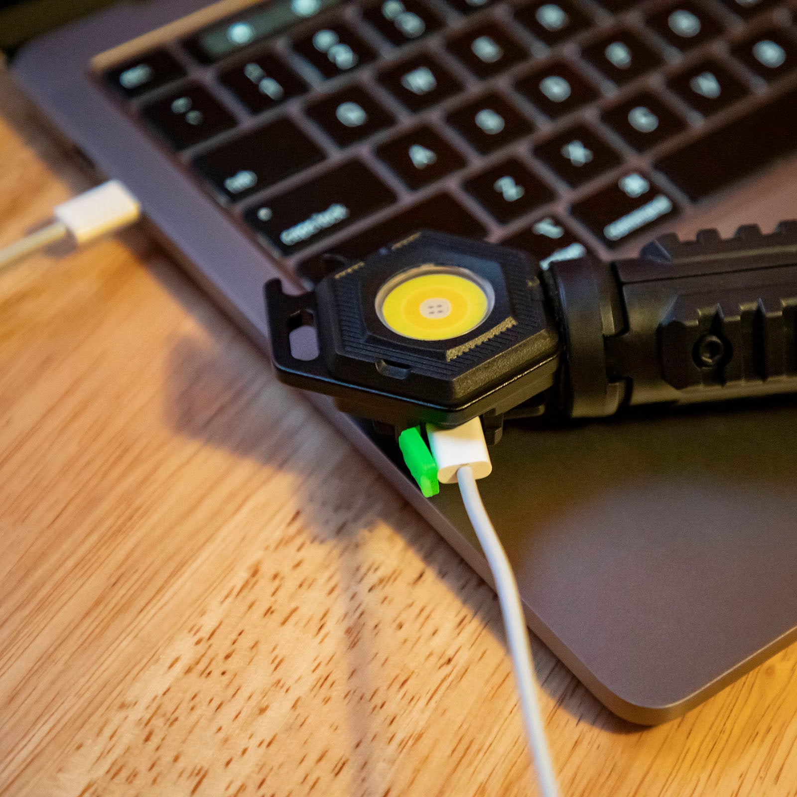 ルソイル LitezAll Compact Work Light with Tripod - LitezAll